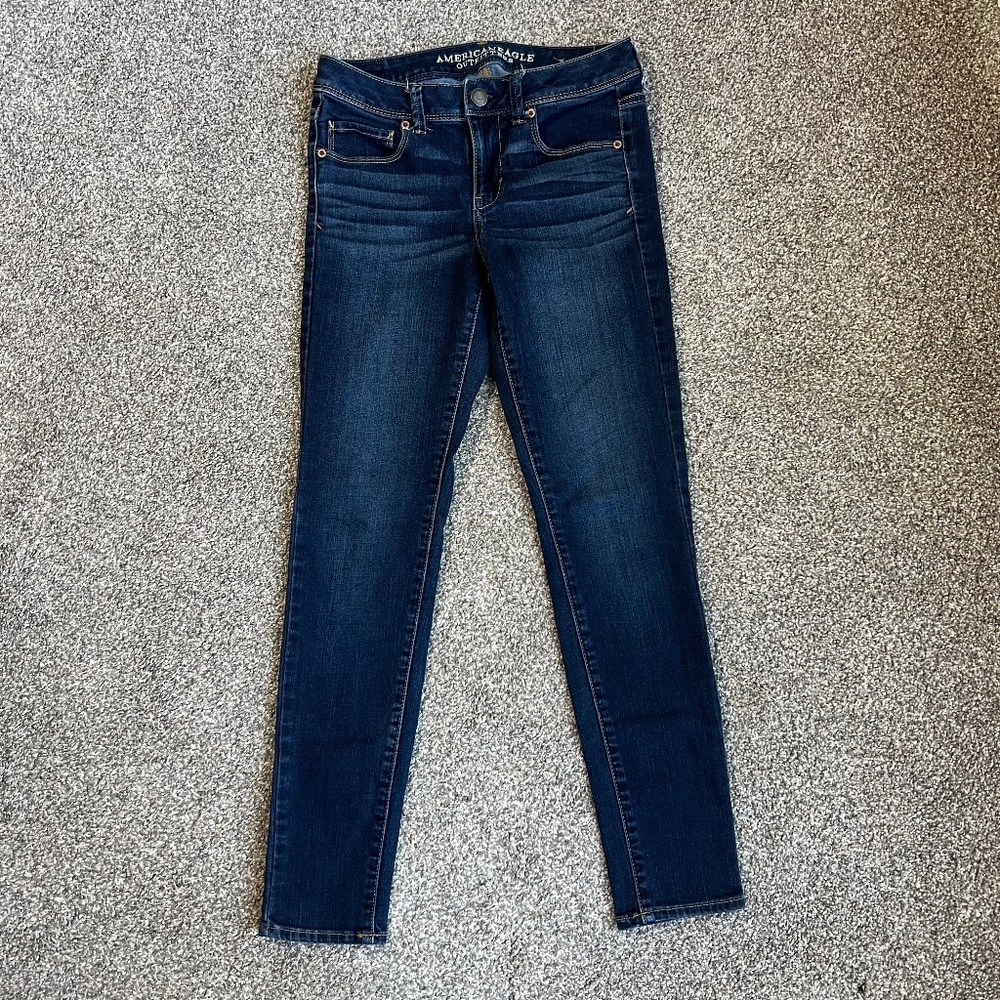 American Eagle Medium Dark Wash Super Skinny Stretchy Jeans, Size 4